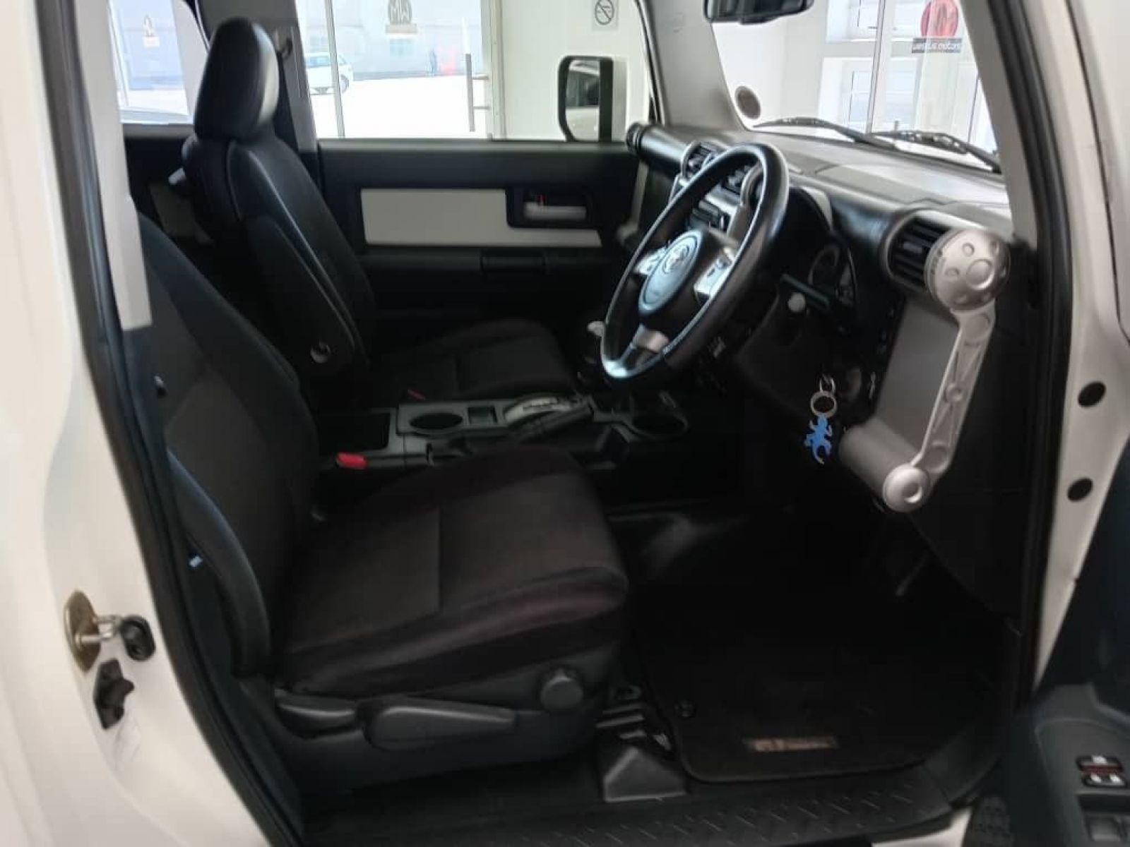 2016 Toyota FJ Cruiser photo 4