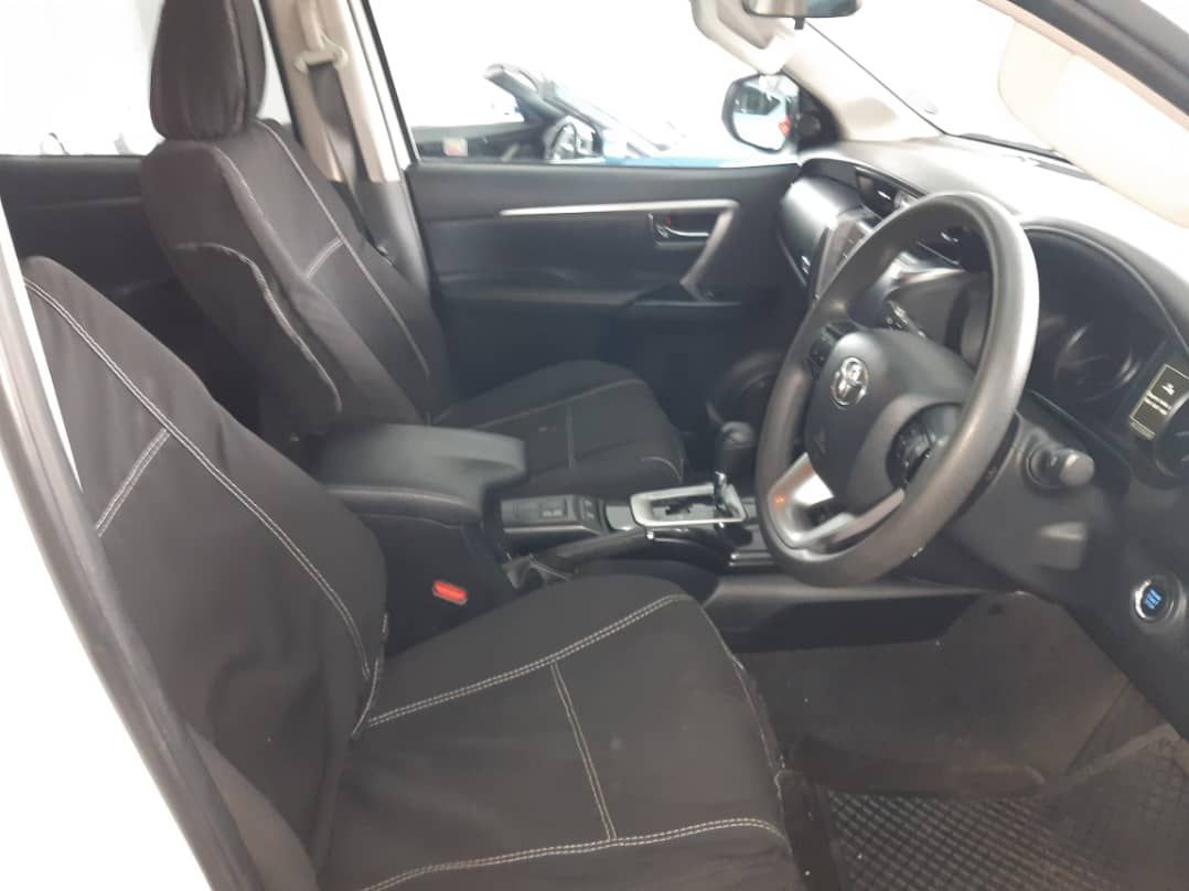 2021 Toyota Fortuner photo 3