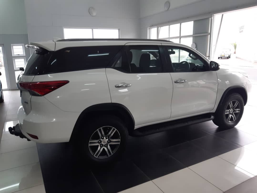 2021 Toyota Fortuner photo 5