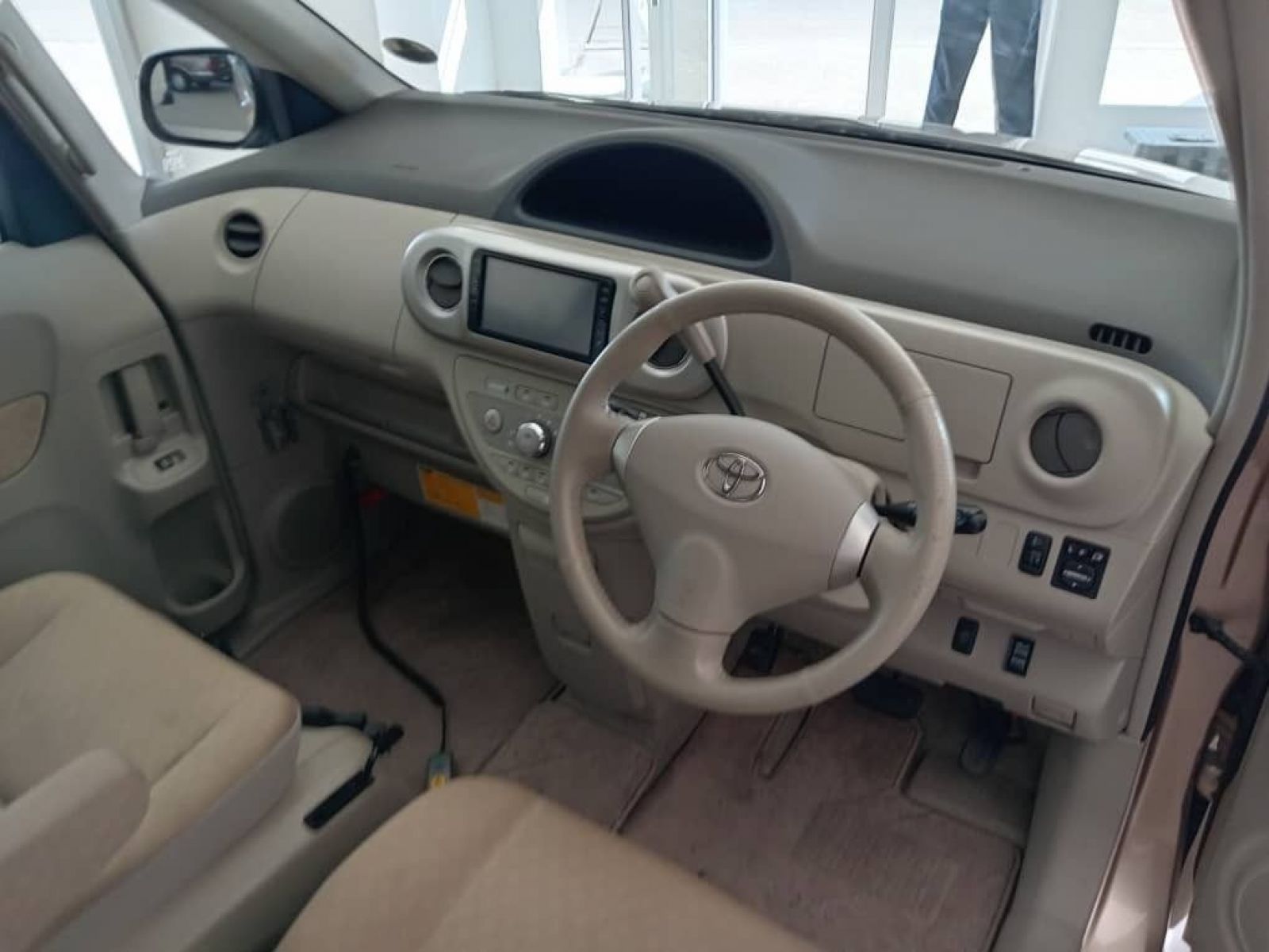 2010 Toyota Porte photo 5