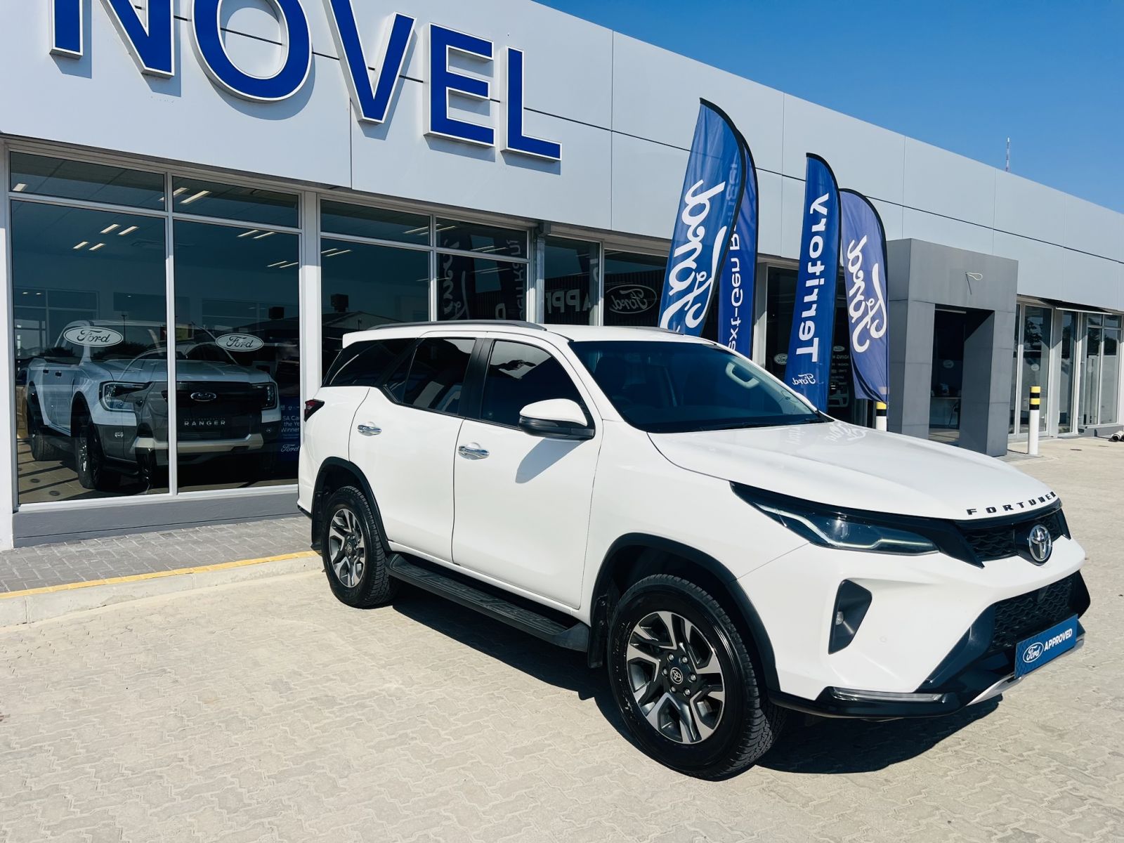 2023 Toyota Fortuner photo 4