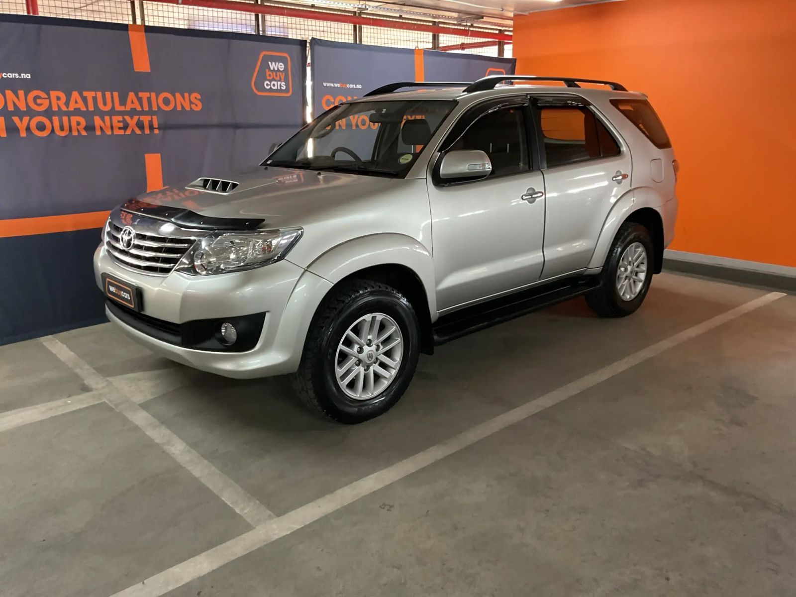 2013 Toyota Fortuner photo 1