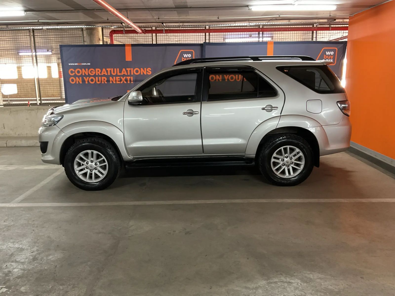 2013 Toyota Fortuner photo 2