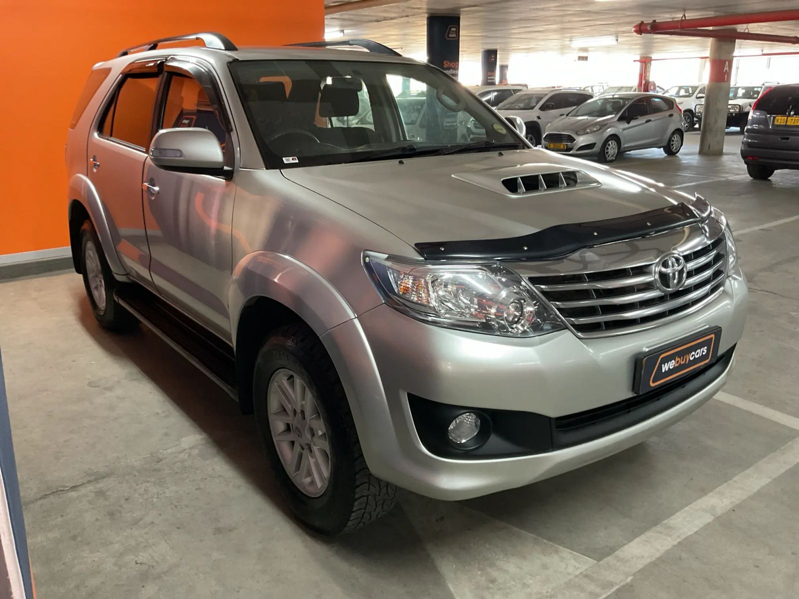 2013 Toyota Fortuner photo 4