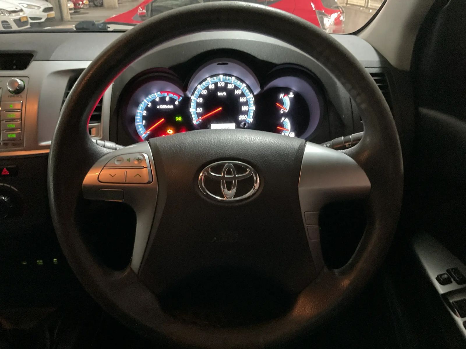 2013 Toyota Fortuner photo 7