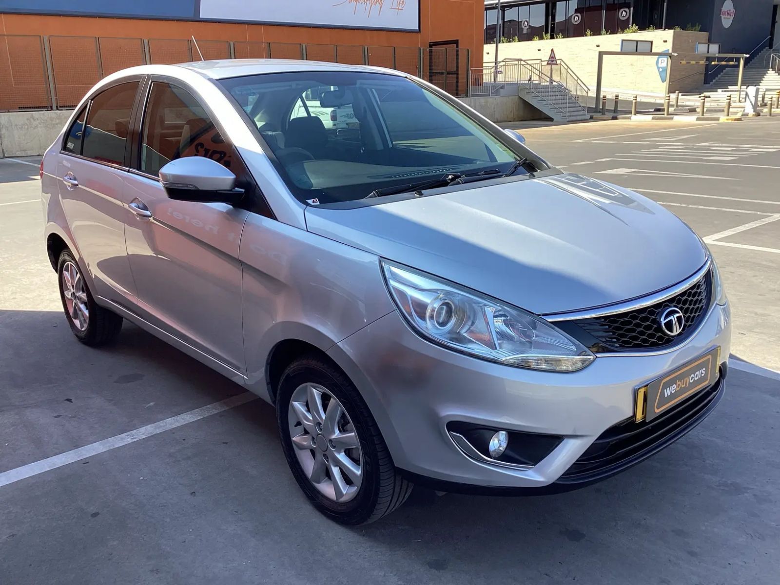 2018 Tata Bolt photo 3