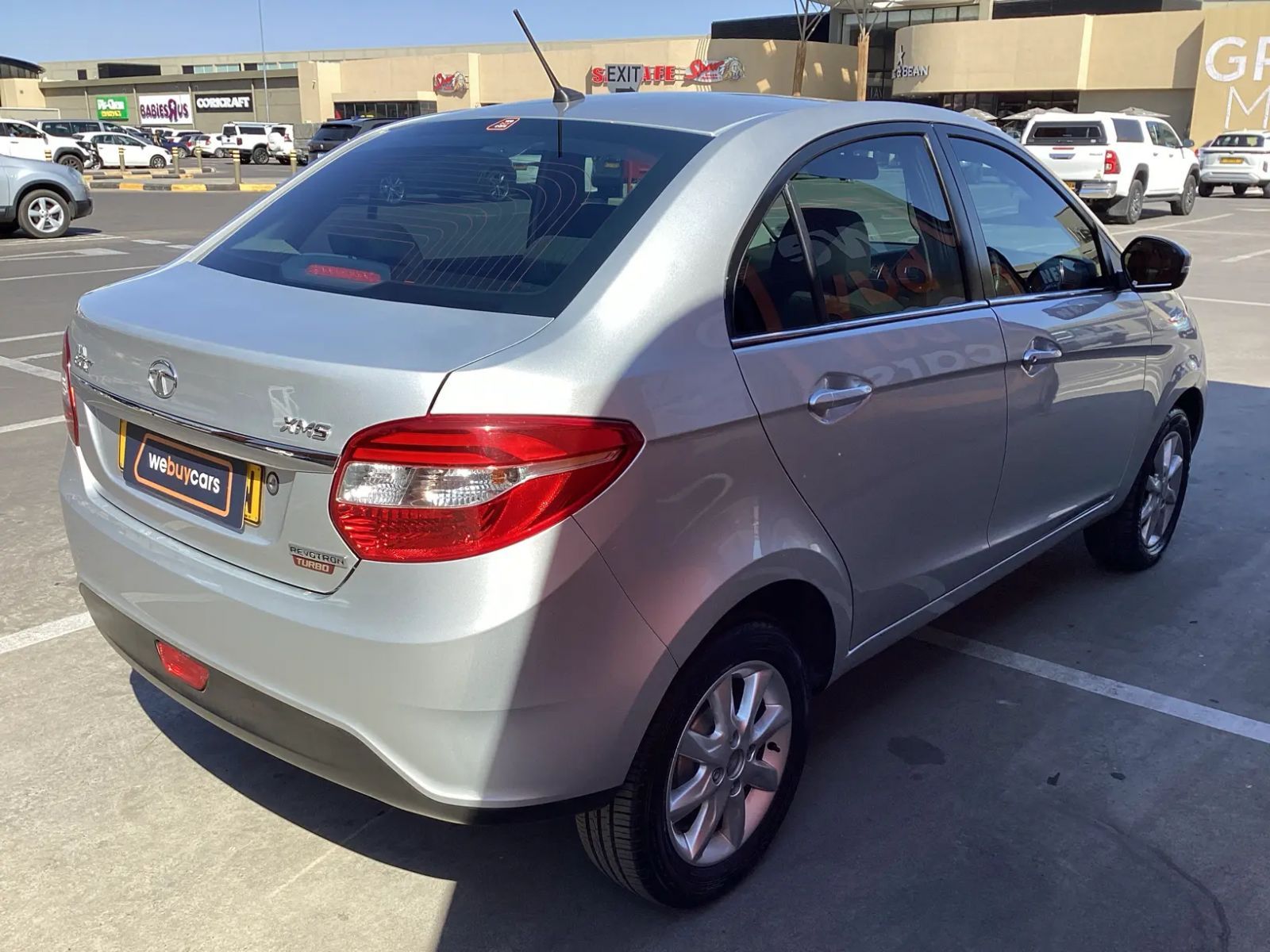 2018 Tata Bolt photo 4