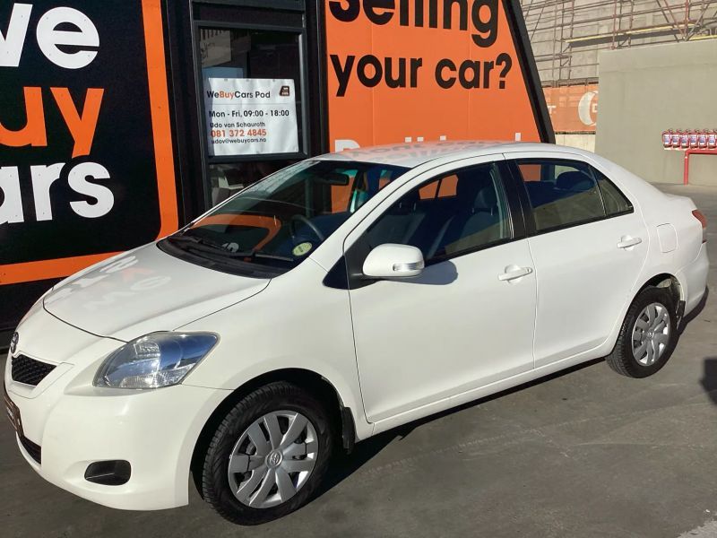 2010 Toyota Yaris photo 1