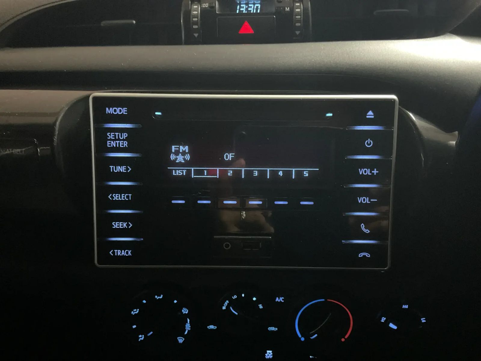 2018 Toyota Hilux photo 15