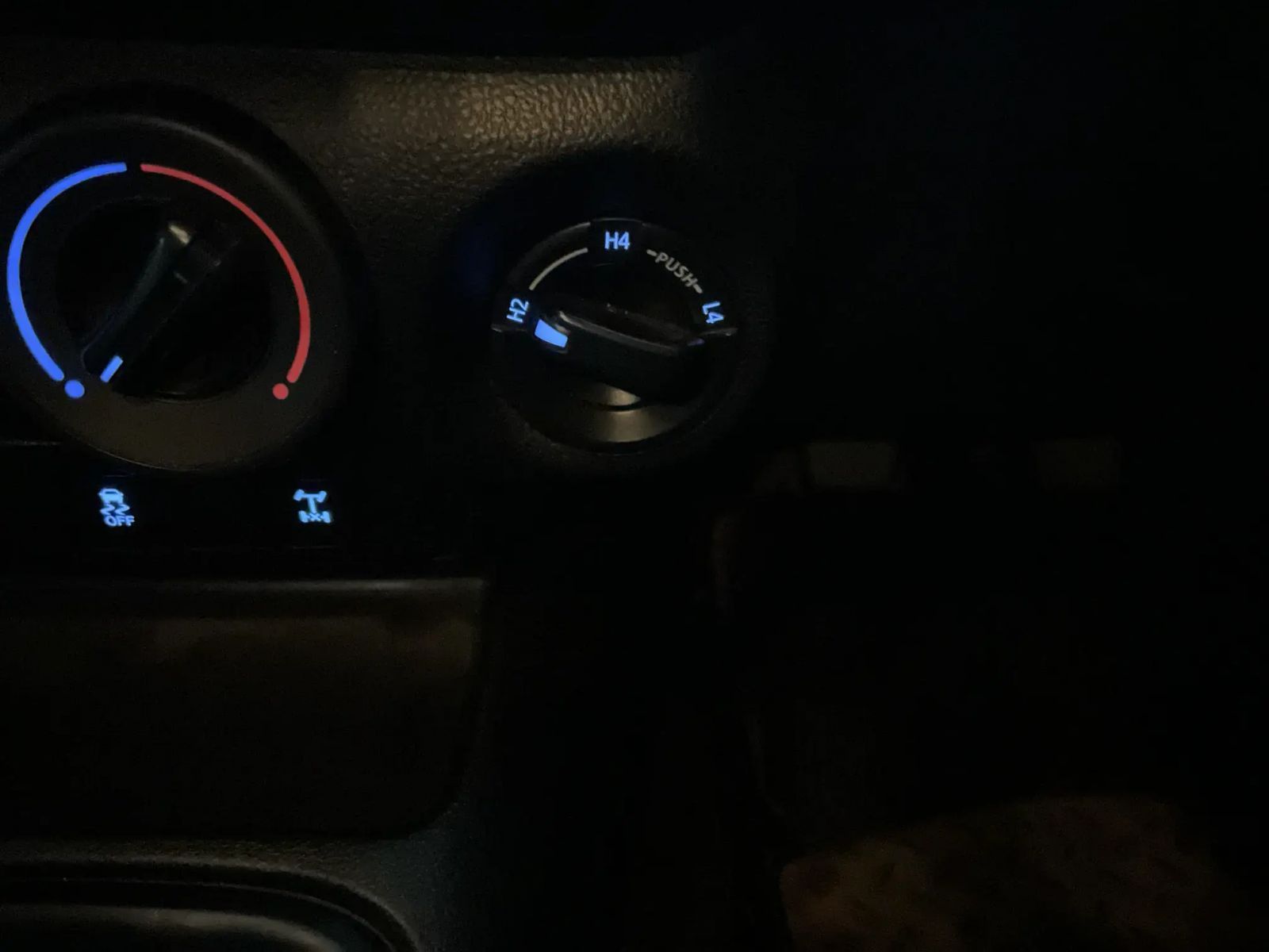 2018 Toyota Hilux photo 18