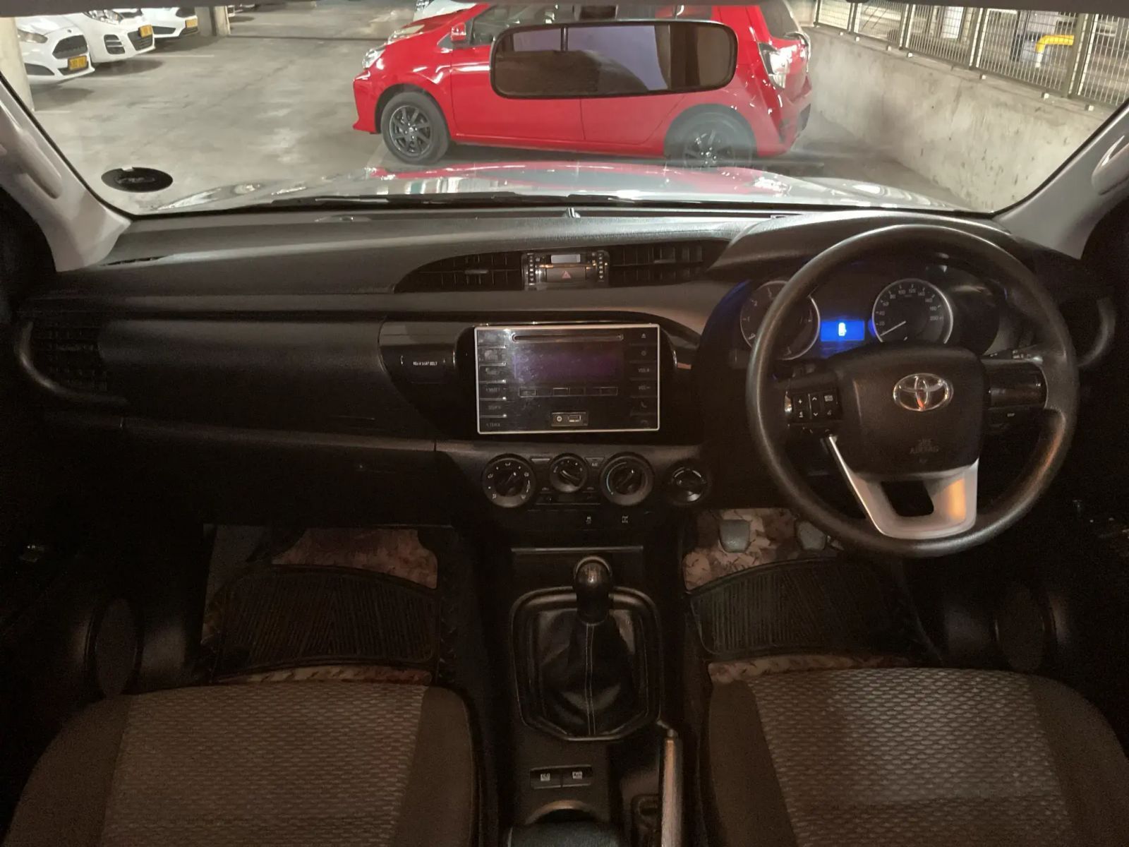 2018 Toyota Hilux photo 7