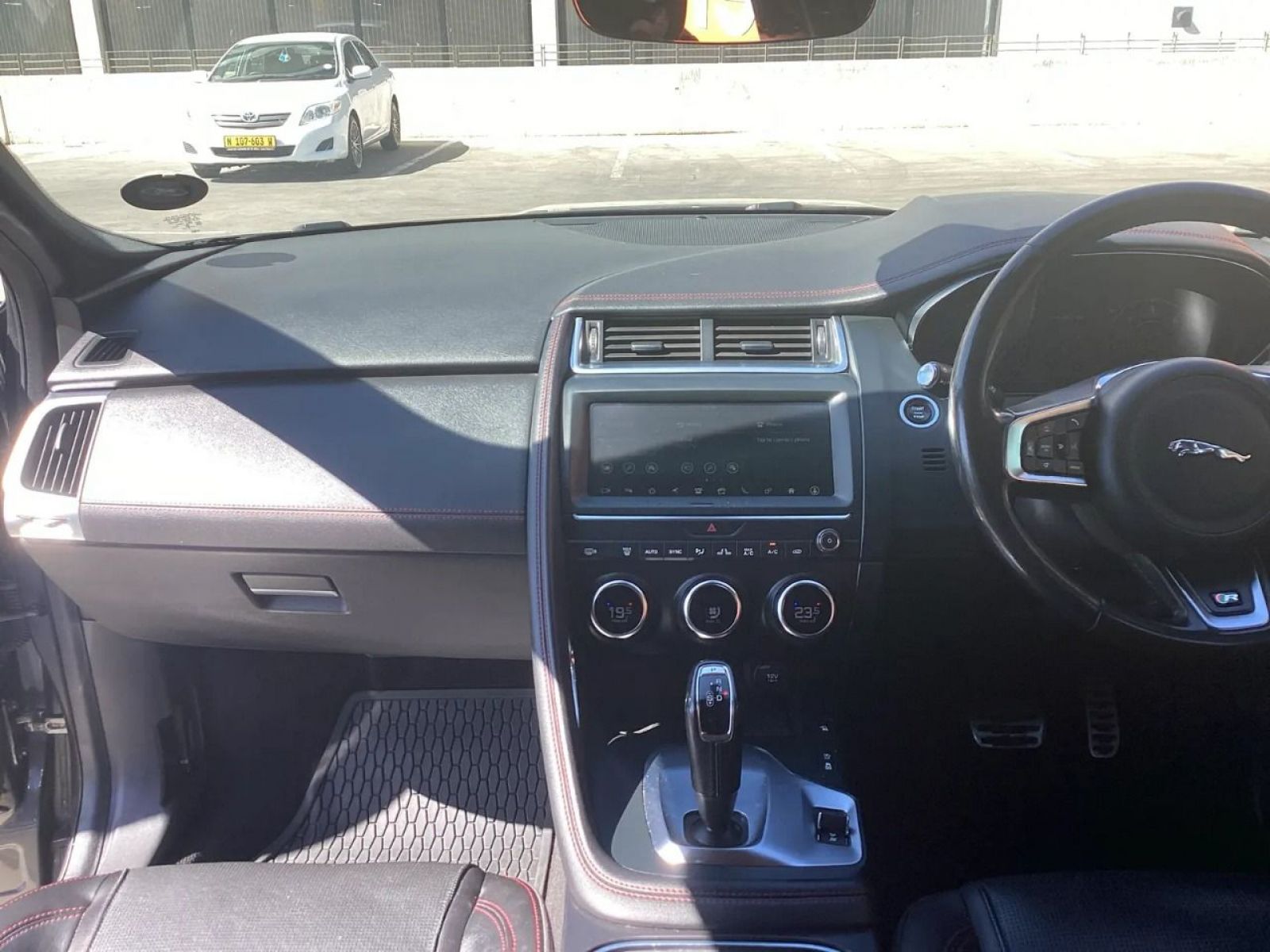2020 Jaguar E-Pace photo 10