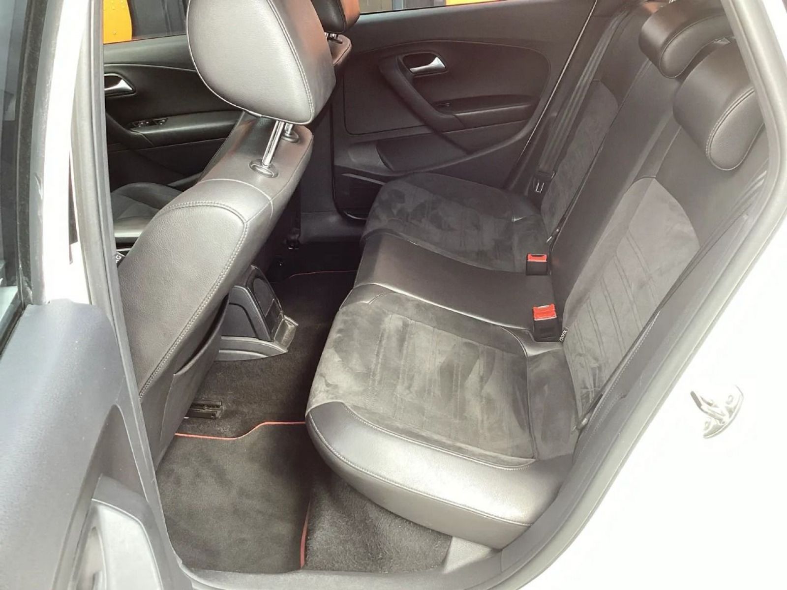 2014 Volkswagen Polo photo 13