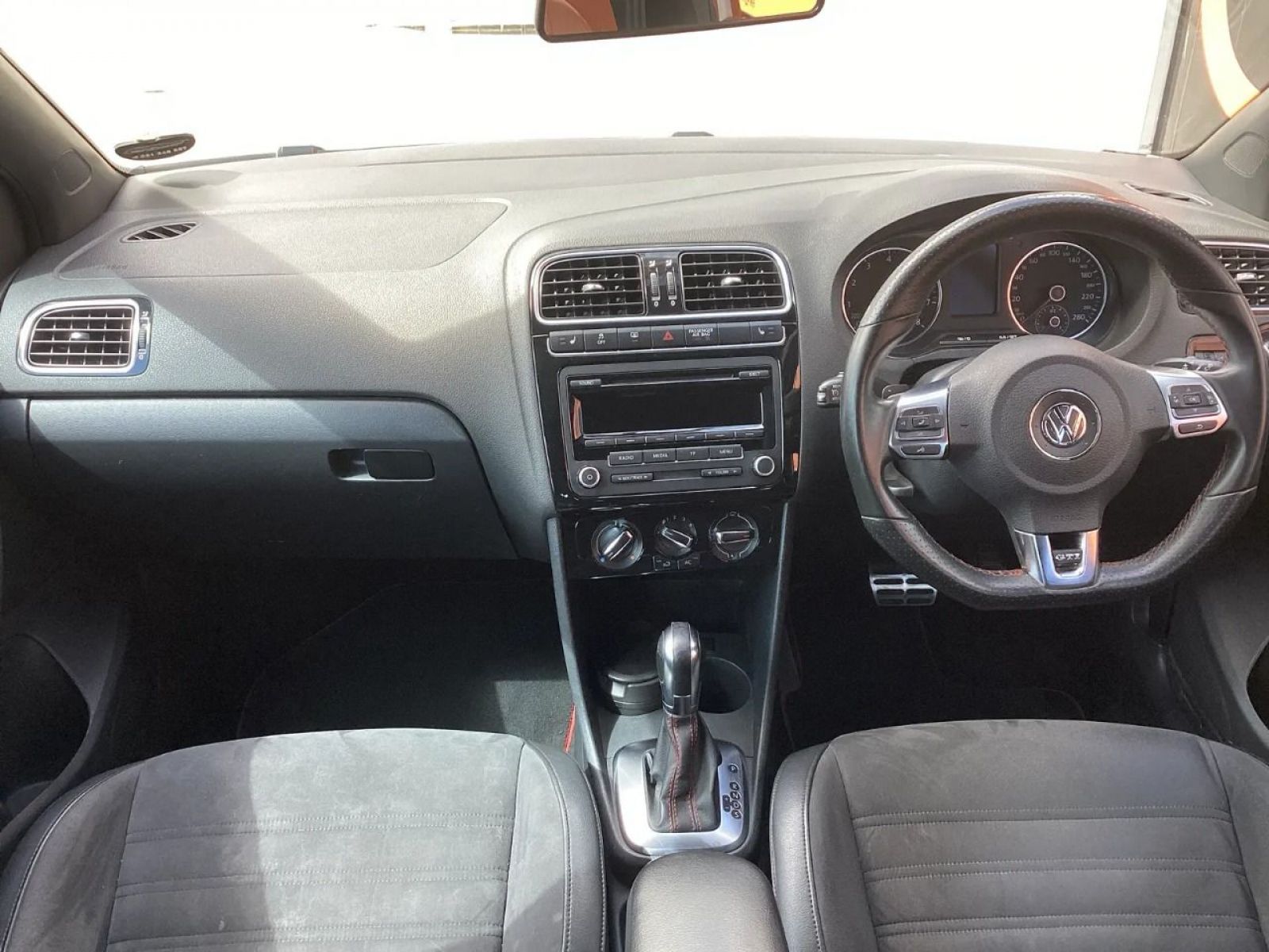 2014 Volkswagen Polo photo 15
