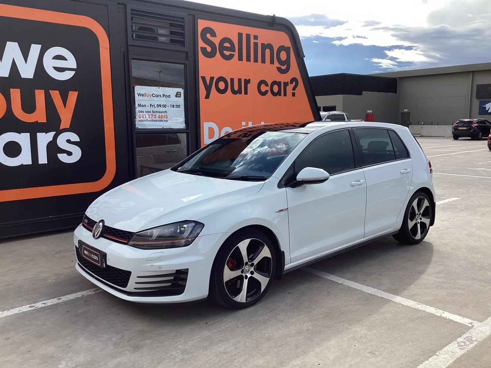 2015 Volkswagen Golf photo 1