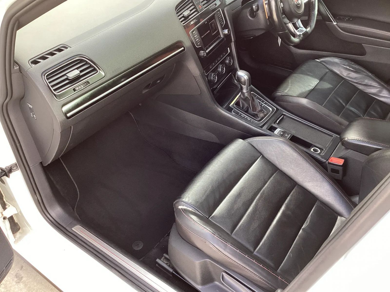2015 Volkswagen Golf photo 9