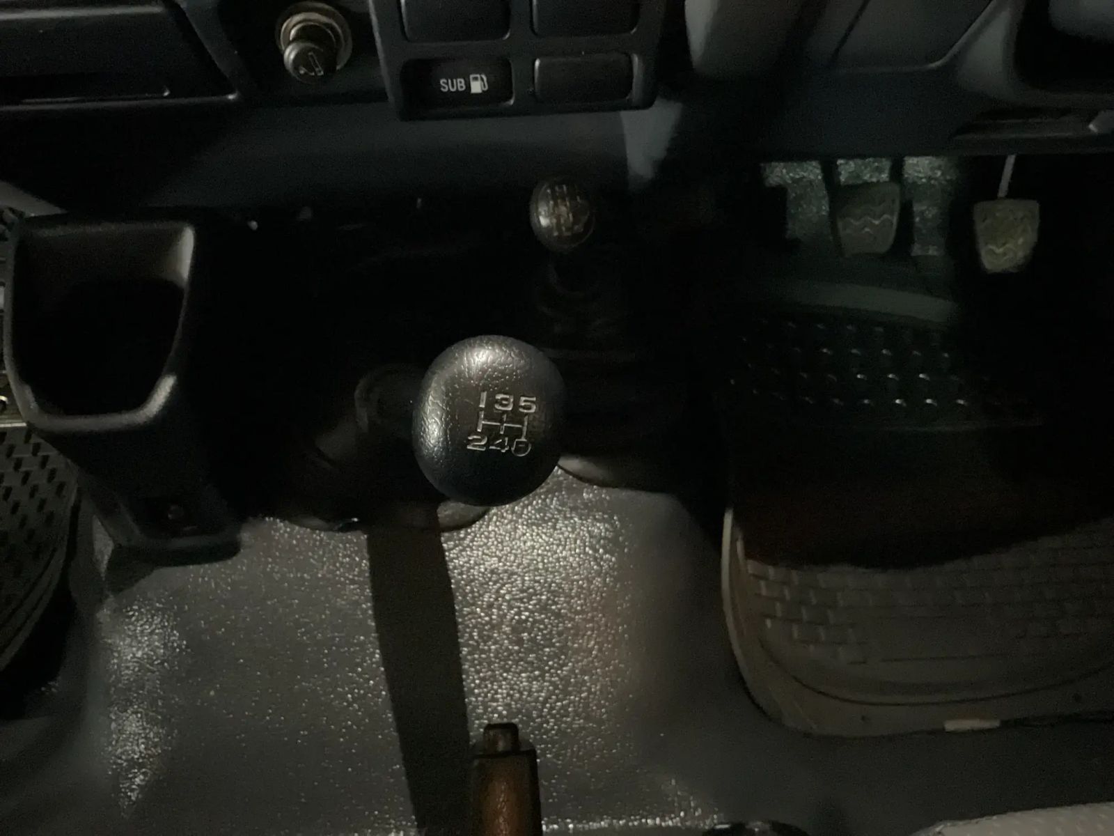 2017 Toyota Land Cruiser photo 12