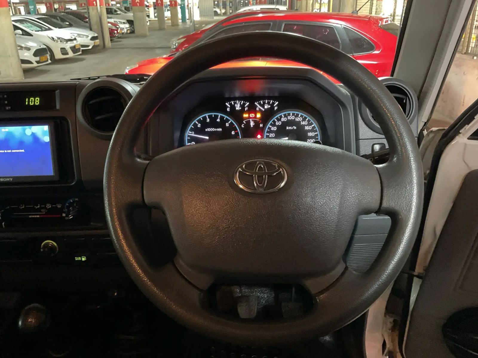 2017 Toyota Land Cruiser photo 15