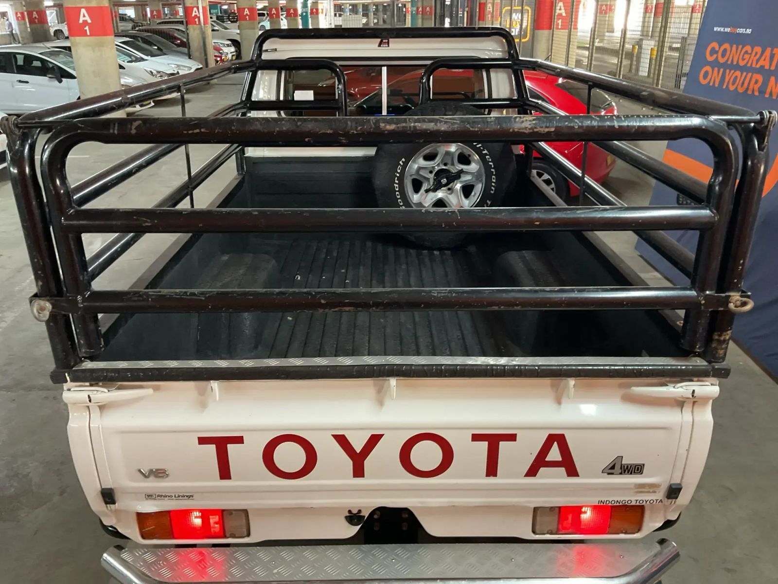 2017 Toyota Land Cruiser photo 16