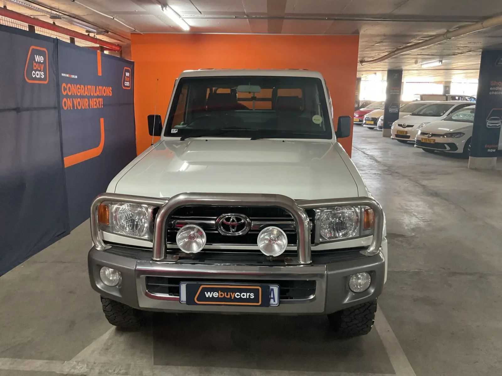 2017 Toyota Land Cruiser photo 2