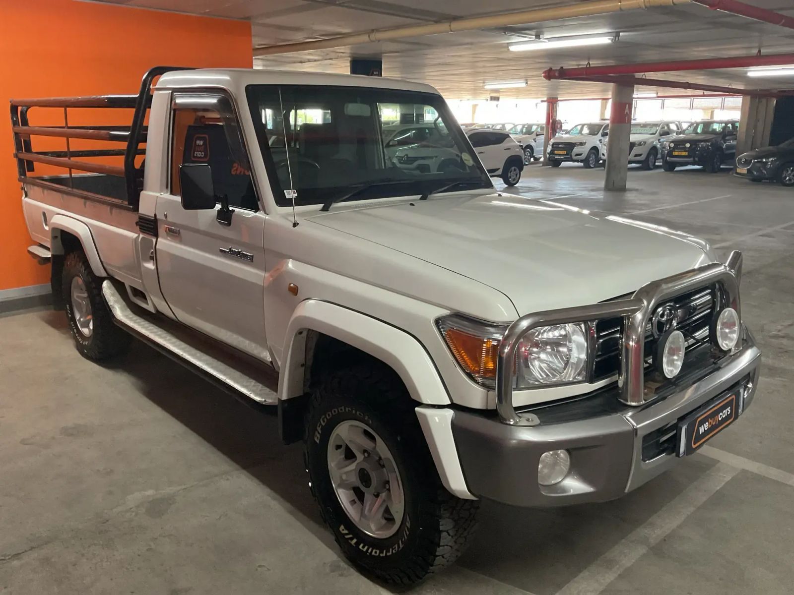 2017 Toyota Land Cruiser photo 4