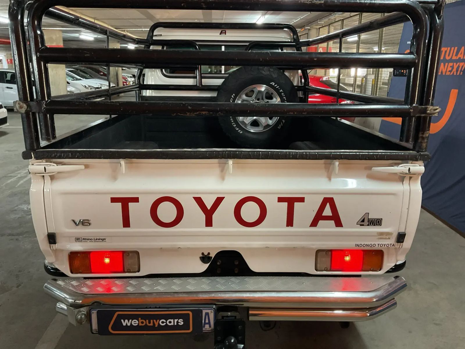 2017 Toyota Land Cruiser photo 5