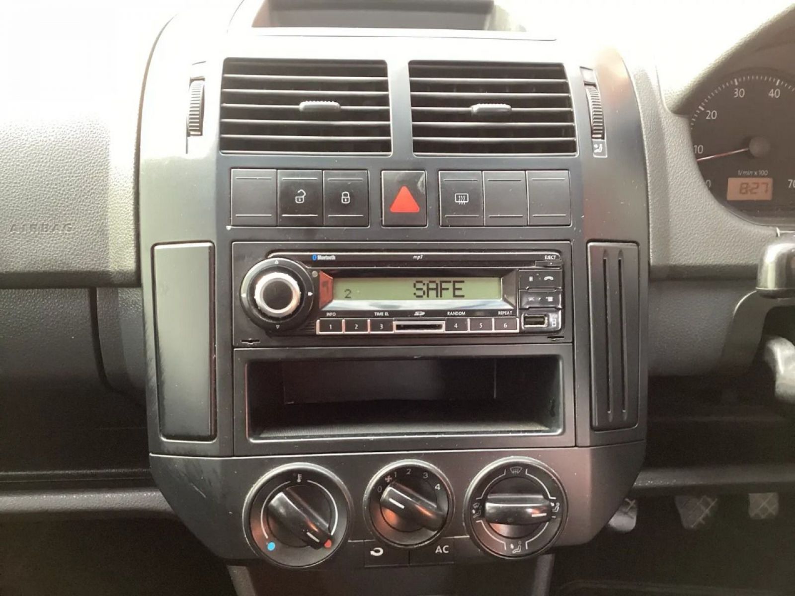 2012 Volkswagen Polo Vivo photo 8