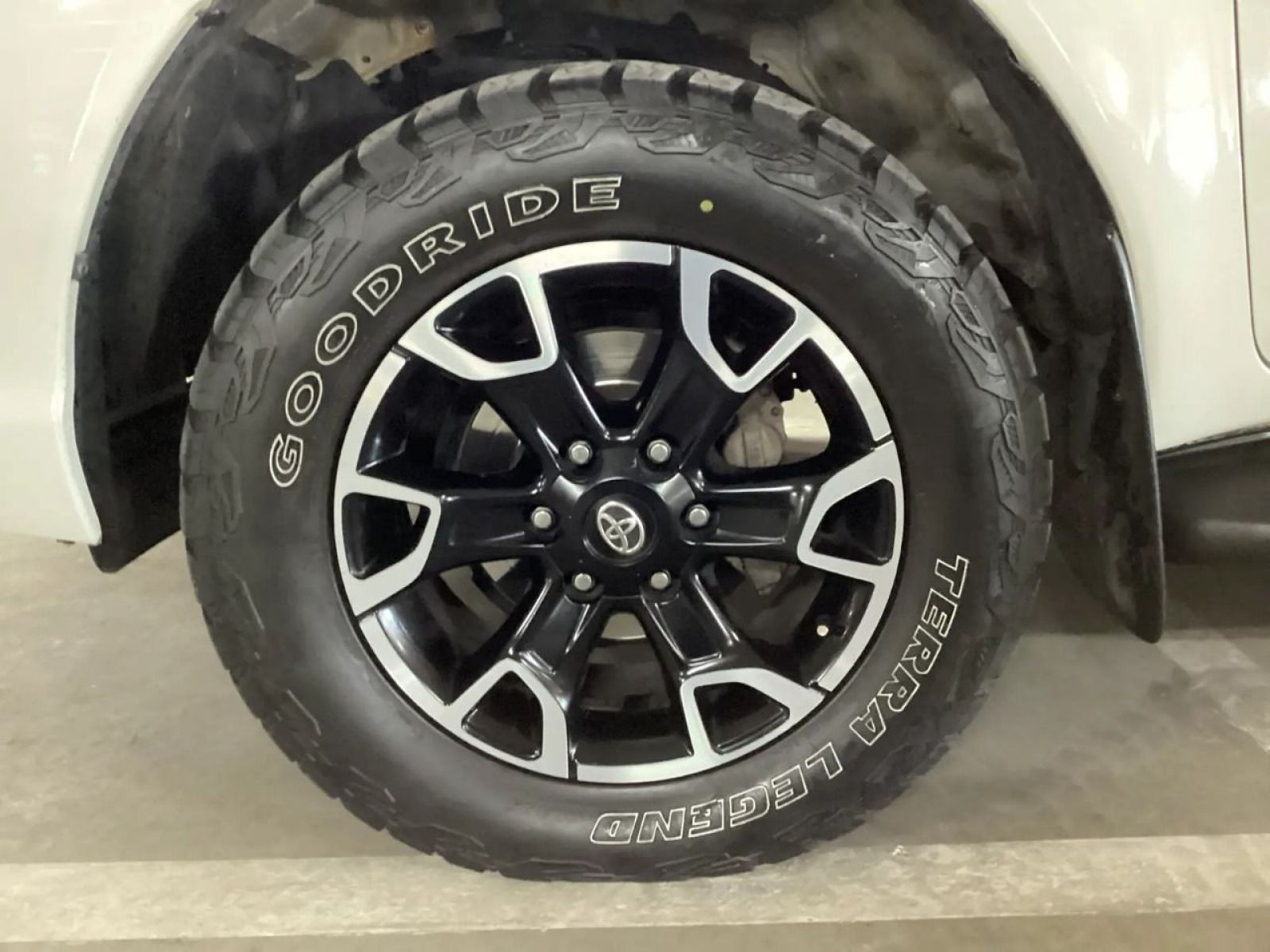 2017 Toyota Hilux photo 12