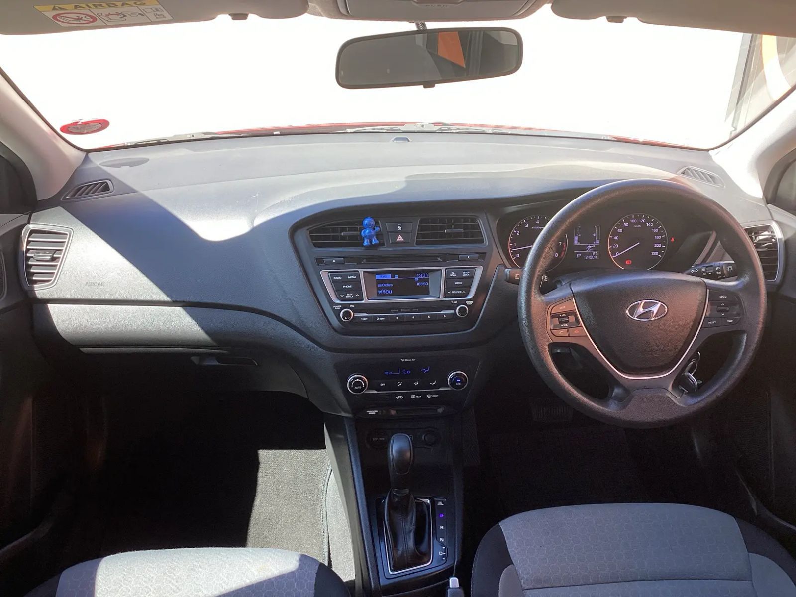 2015 Hyundai i20 photo 16