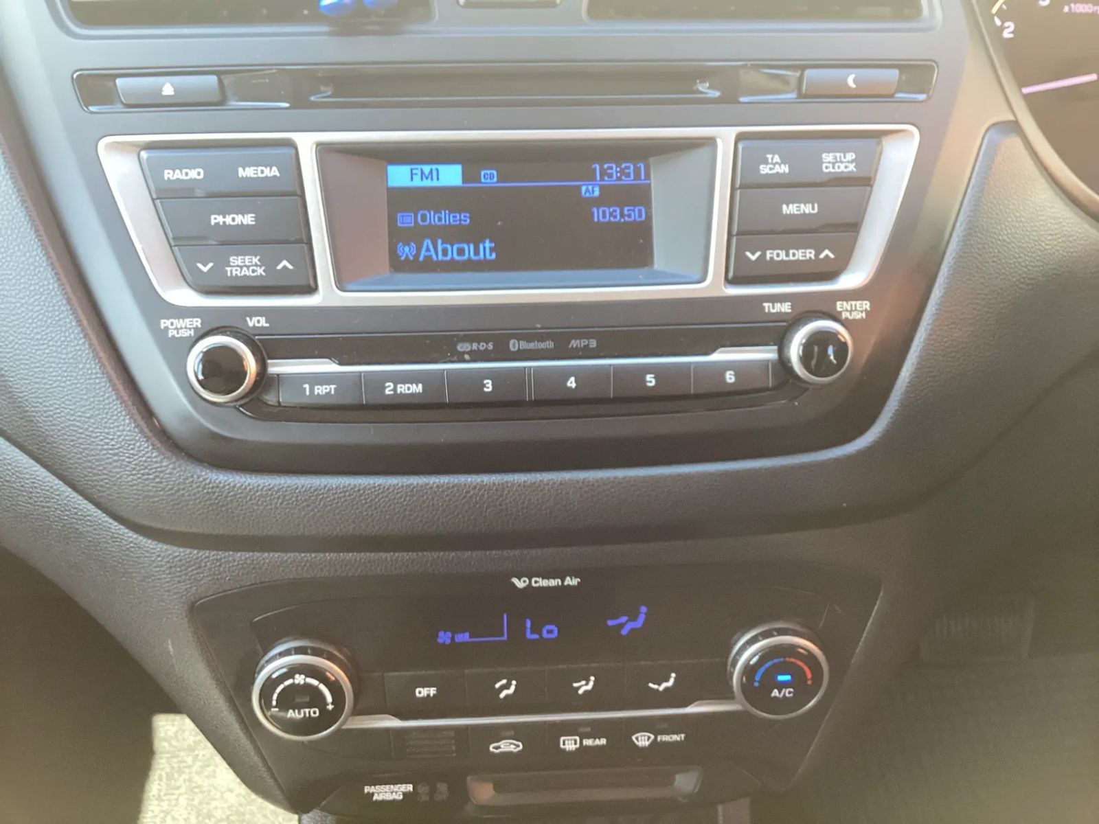 2015 Hyundai i20 photo 8