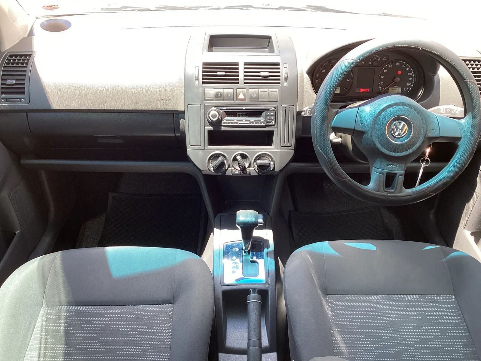 2015 Volkswagen Polo Vivo photo 7