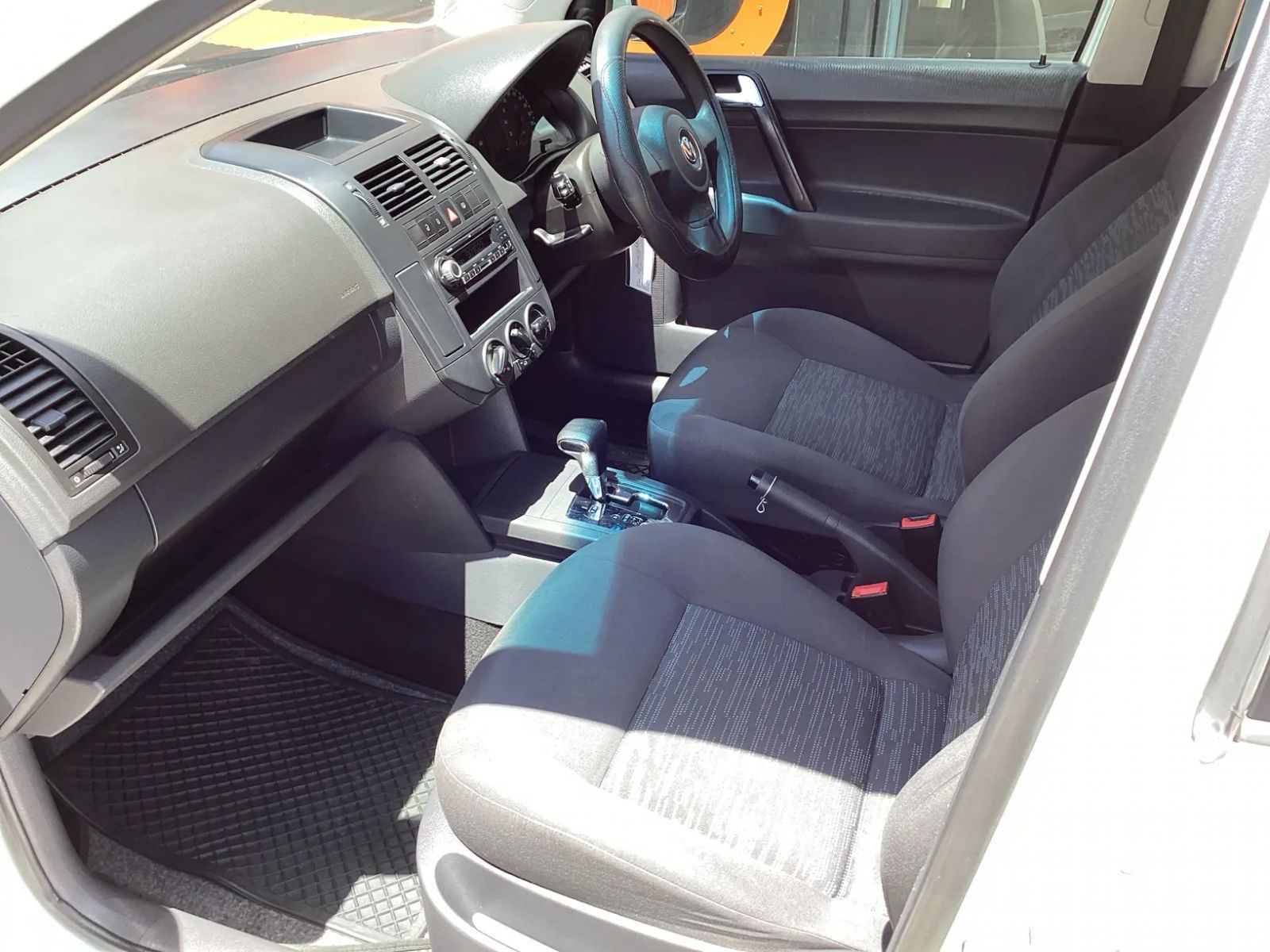 2015 Volkswagen Polo Vivo photo 8