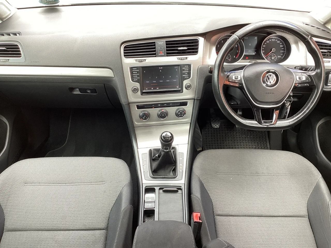 2015 Volkswagen Golf photo 7