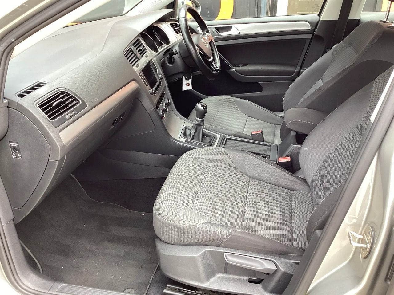 2015 Volkswagen Golf photo 8