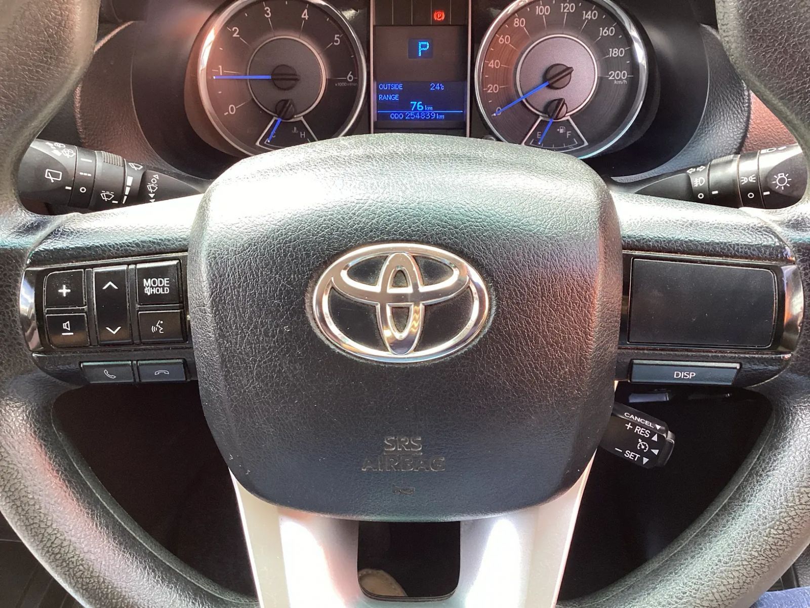 2016 Toyota Fortuner photo 12