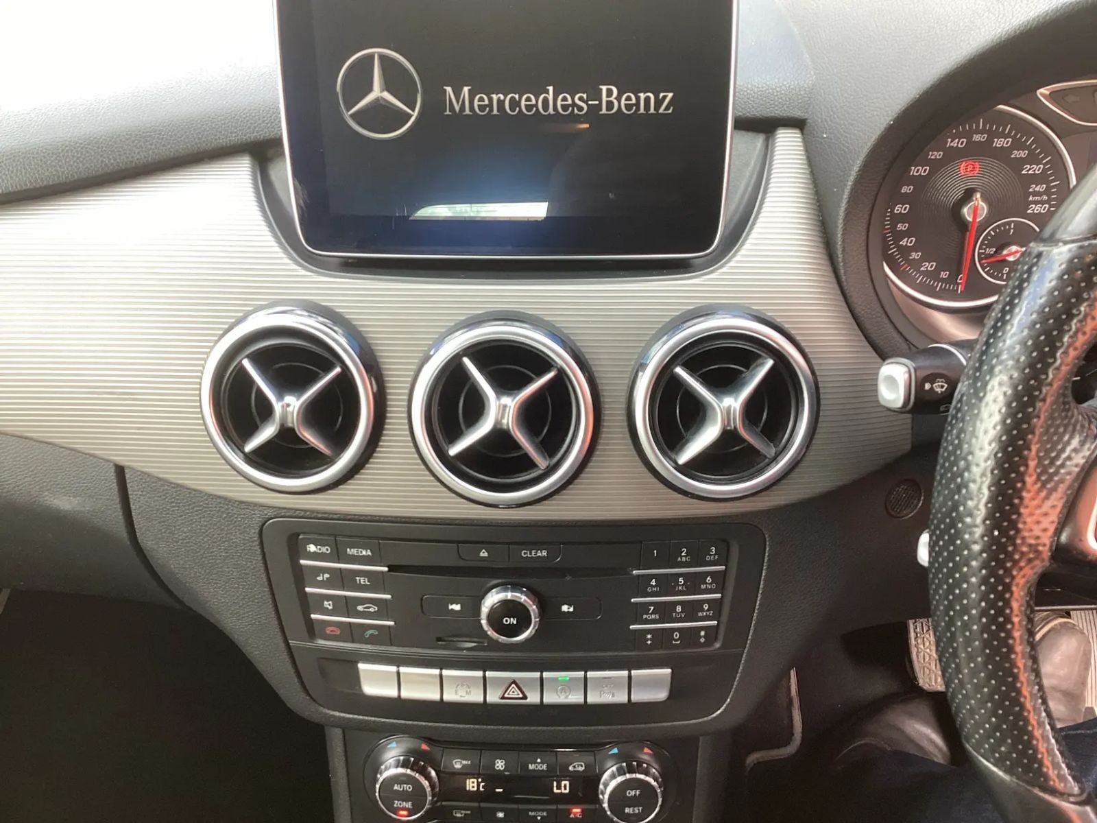 2015 Mercedes-Benz B Class photo 9