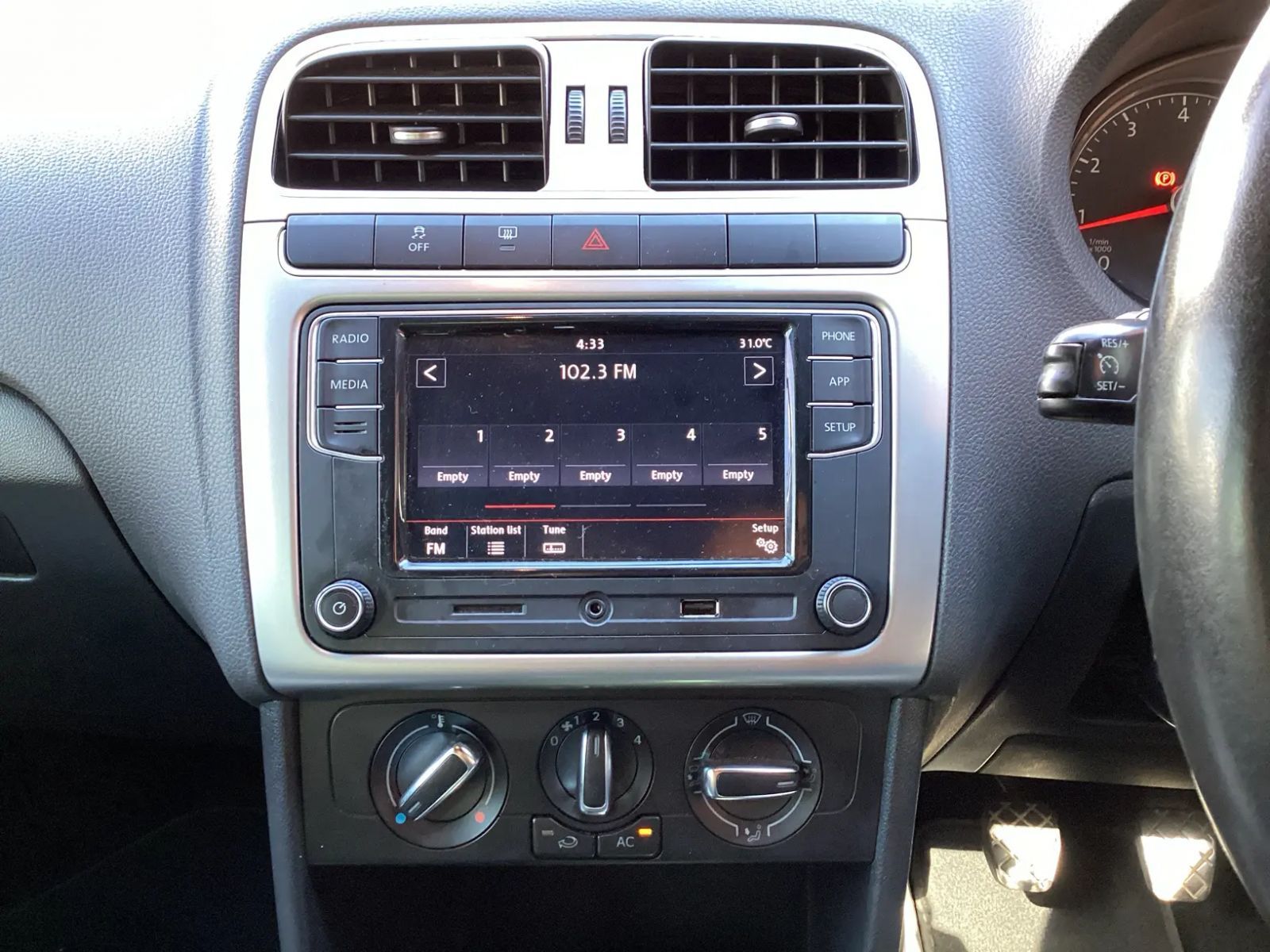 2021 Volkswagen Polo Vivo photo 12