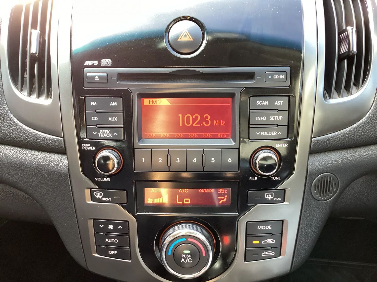 2011 Kia Cerato photo 13