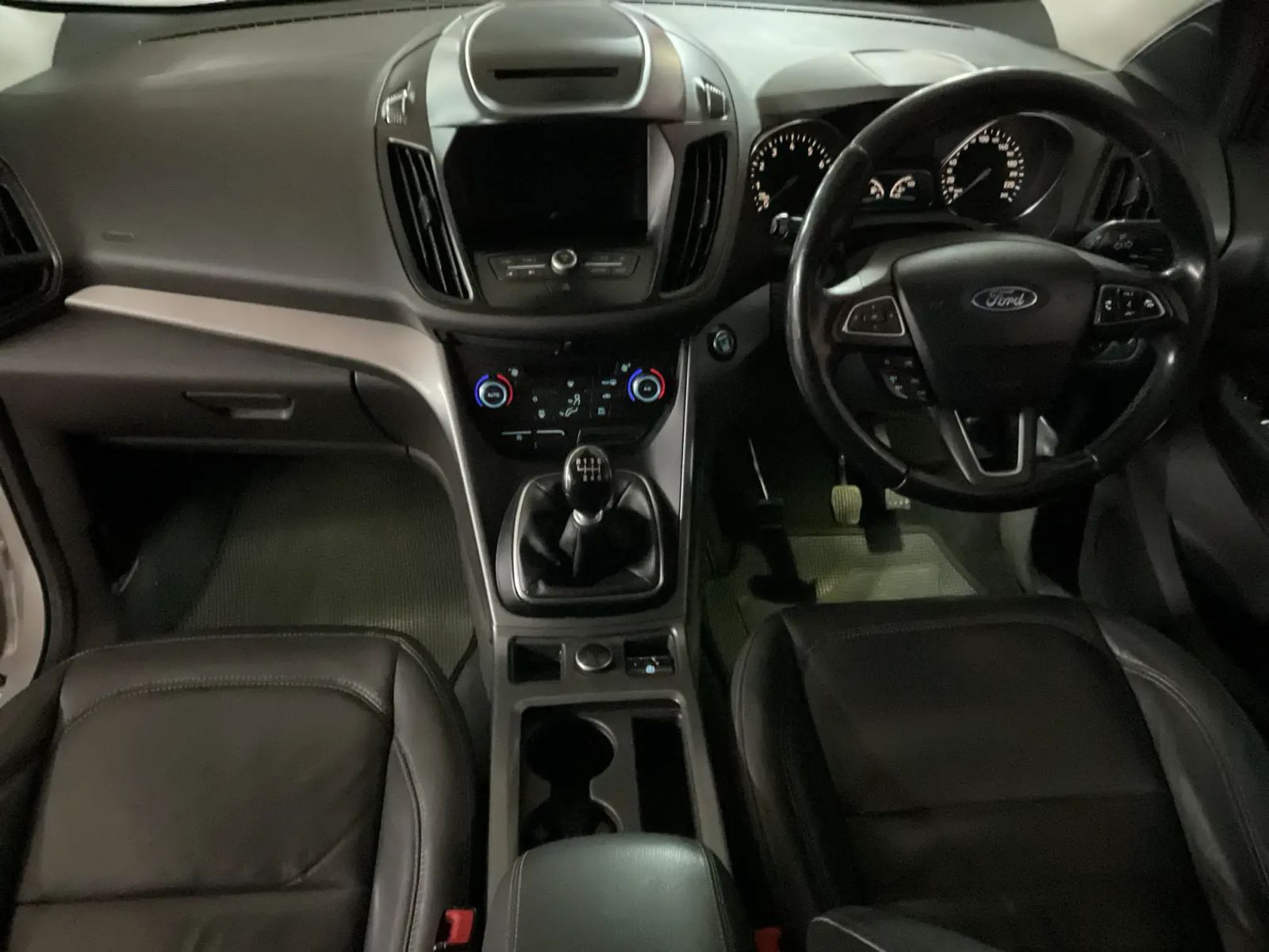 2017 Ford Kuga photo 13