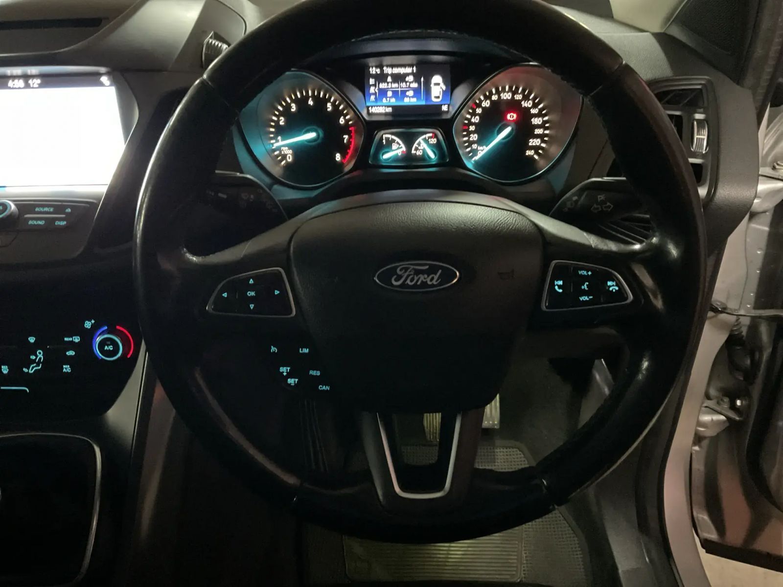 2017 Ford Kuga photo 4