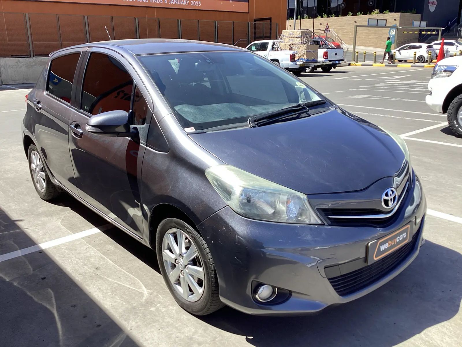2012 Toyota Yaris photo 3