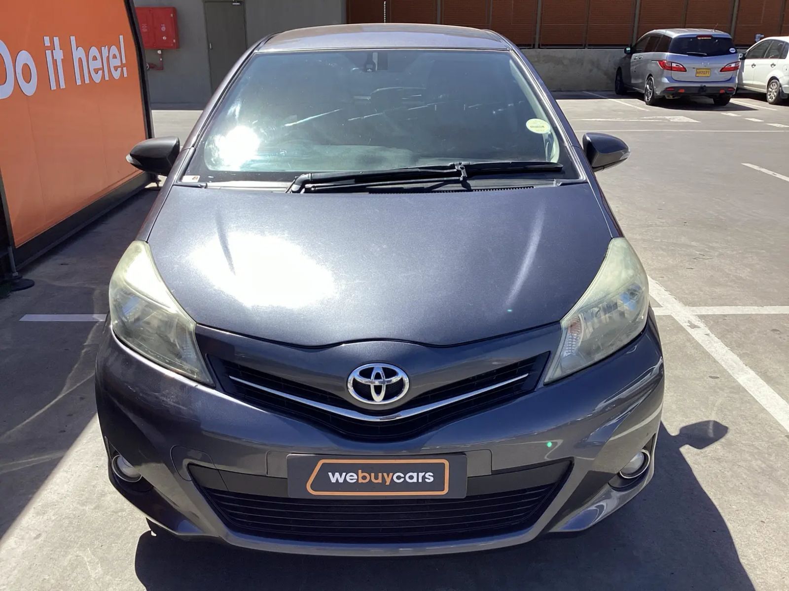 2012 Toyota Yaris photo 5