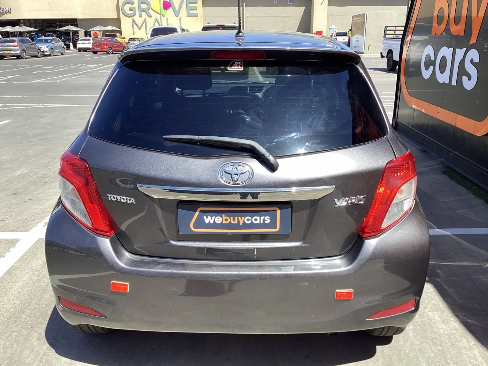 2012 Toyota Yaris photo 6