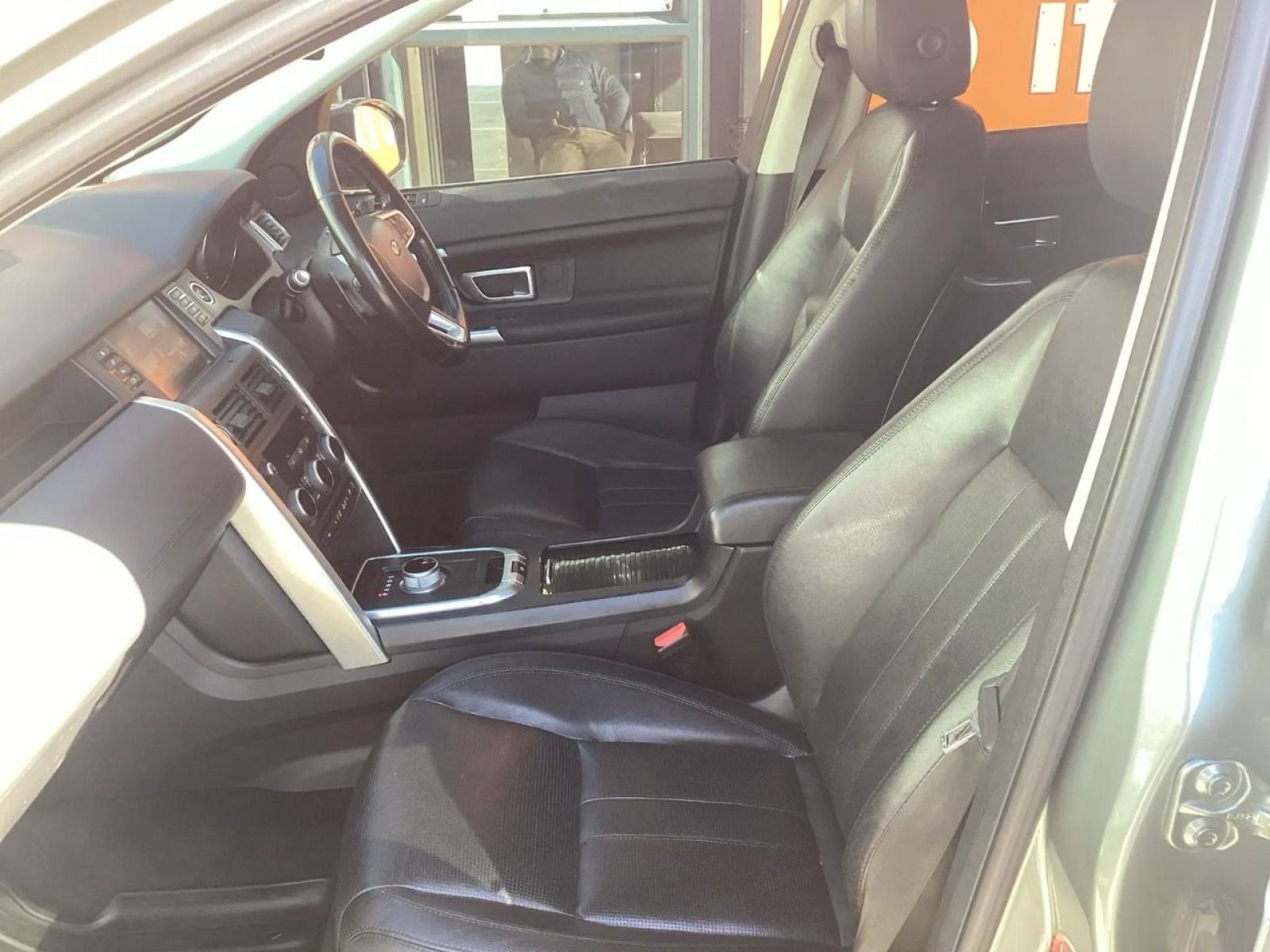 2015 Land Rover Discovery photo 10