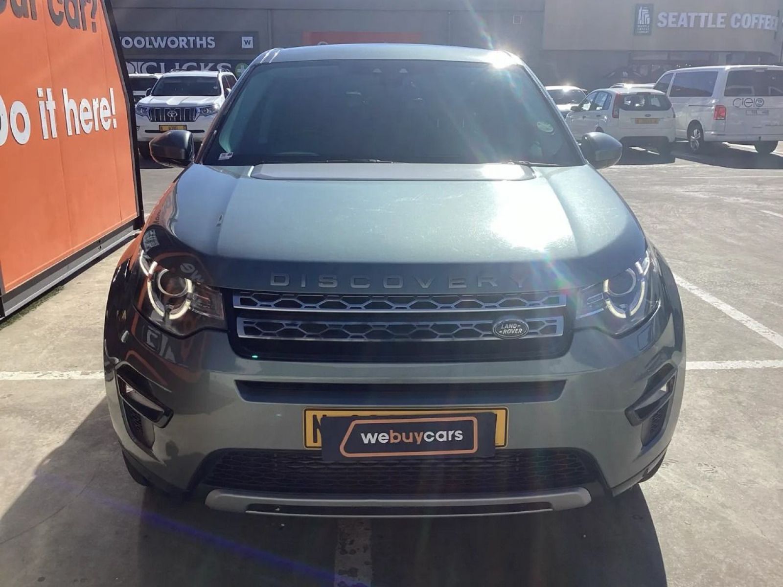 2015 Land Rover Discovery photo 2