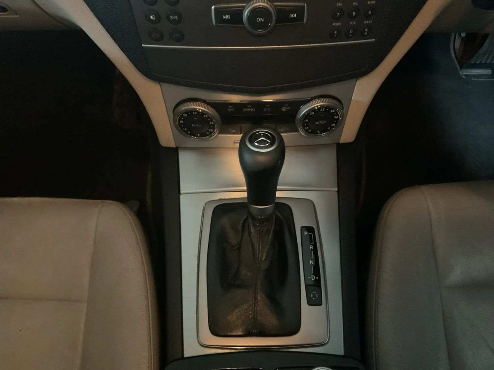 2011 Mercedes-Benz C Class photo 10