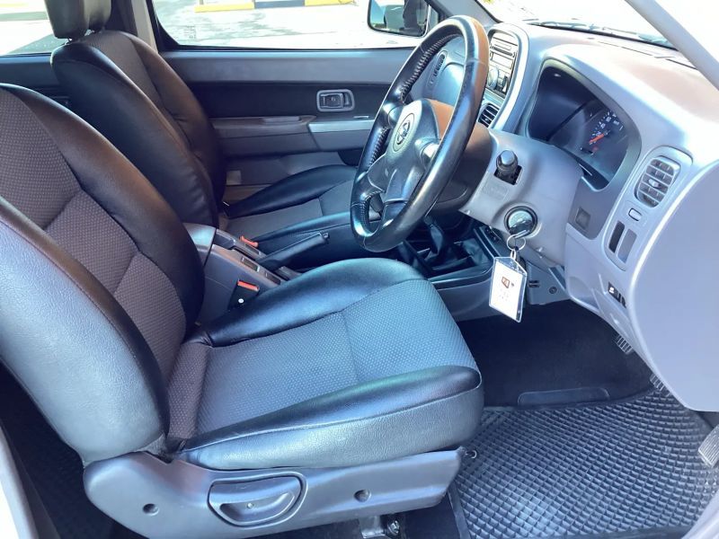 2016 Nissan NP300 photo 8
