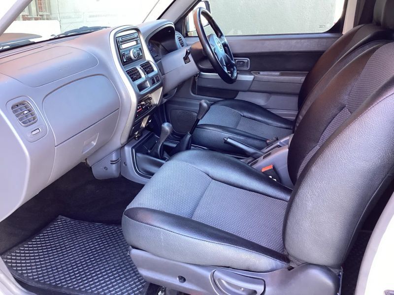2016 Nissan NP300 photo 9