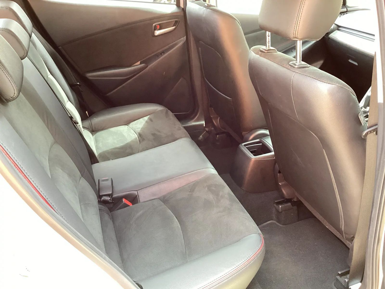 2023 Mazda 2 photo 10