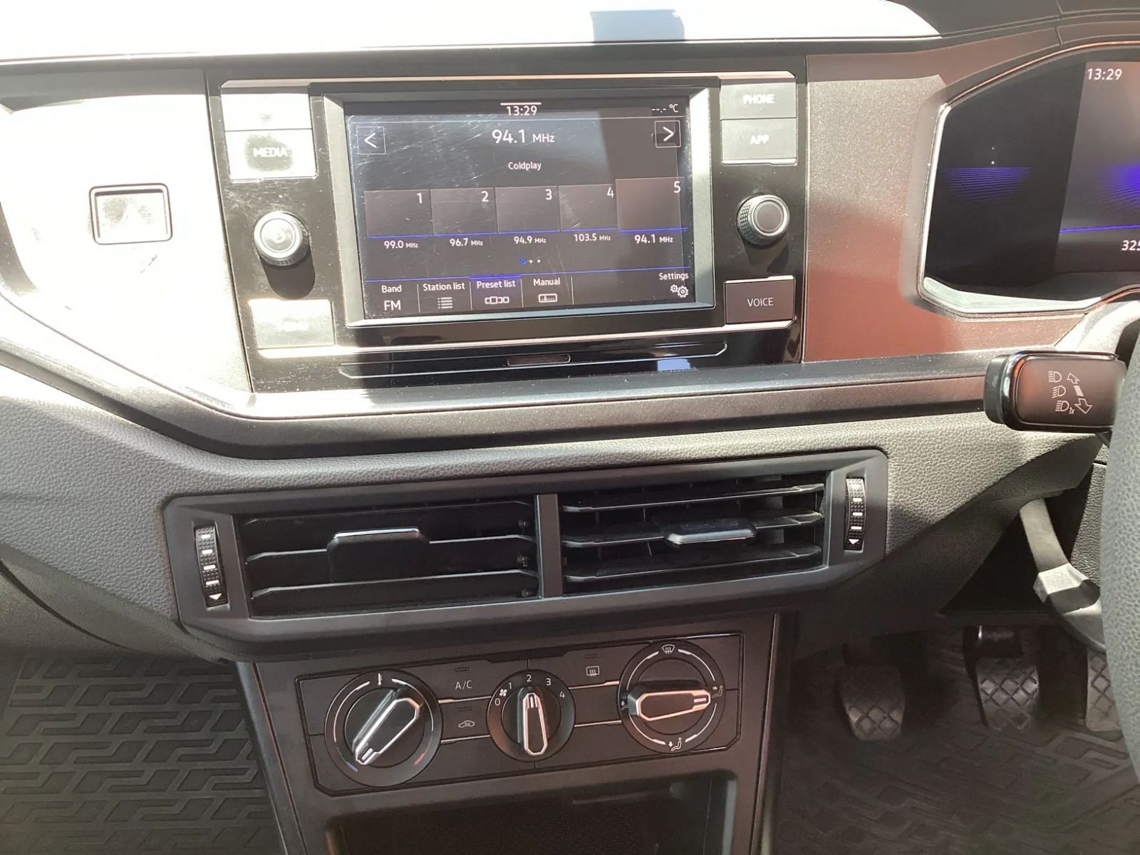 2022 Volkswagen Polo photo 8
